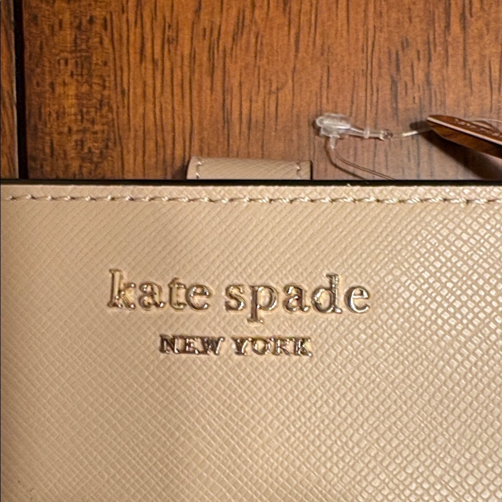 Kate Spade Cream and Black Wallet - Picture 2 of 8